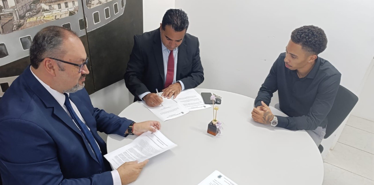Comissão de Finanças e Orçamento realiza reunião em 11 de abril de 2025.